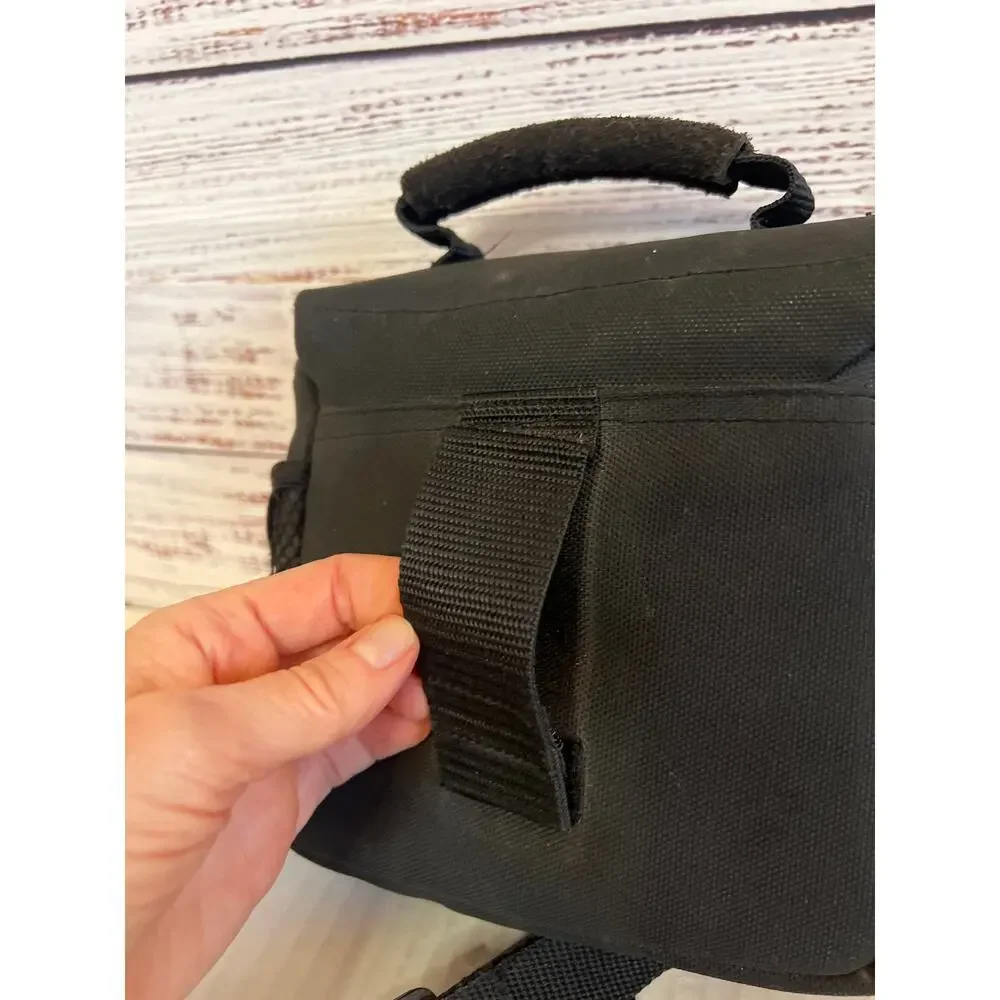 Samsonite small padded camera bag small electronics adjustable shoulder strap.